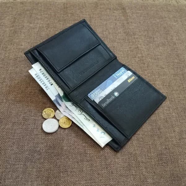 Genuine Leather Bifold Wallet with RFID Protection - thumbnail 6