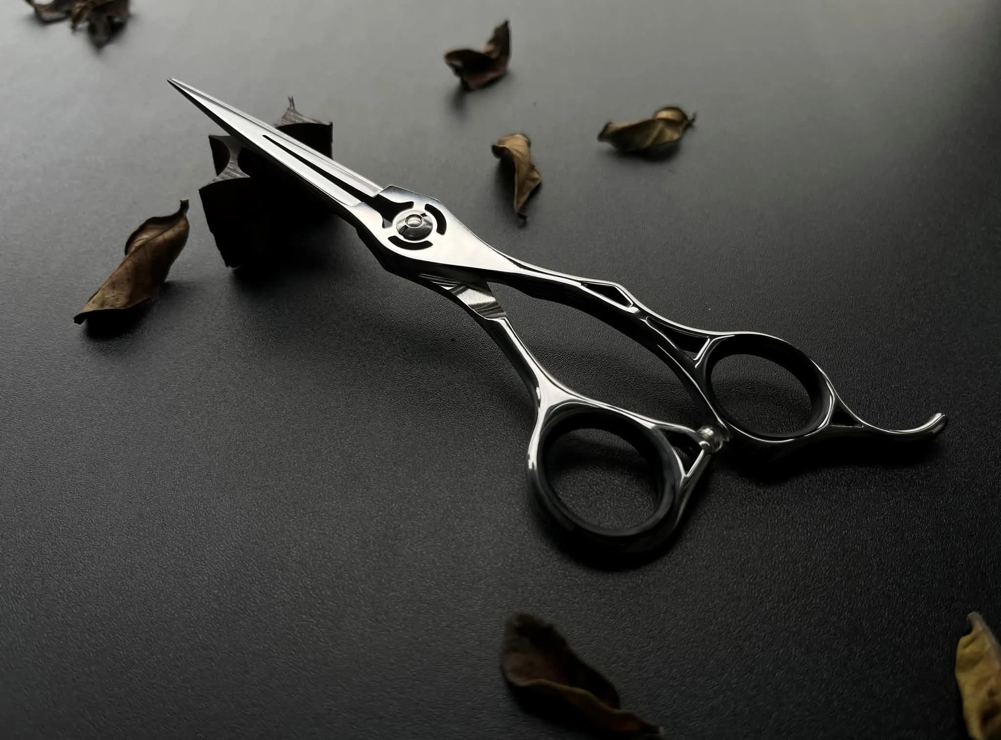 Barber cutting scissor