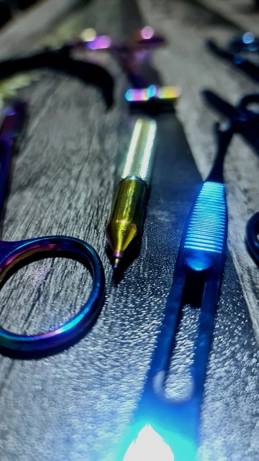 Colored piercing tools