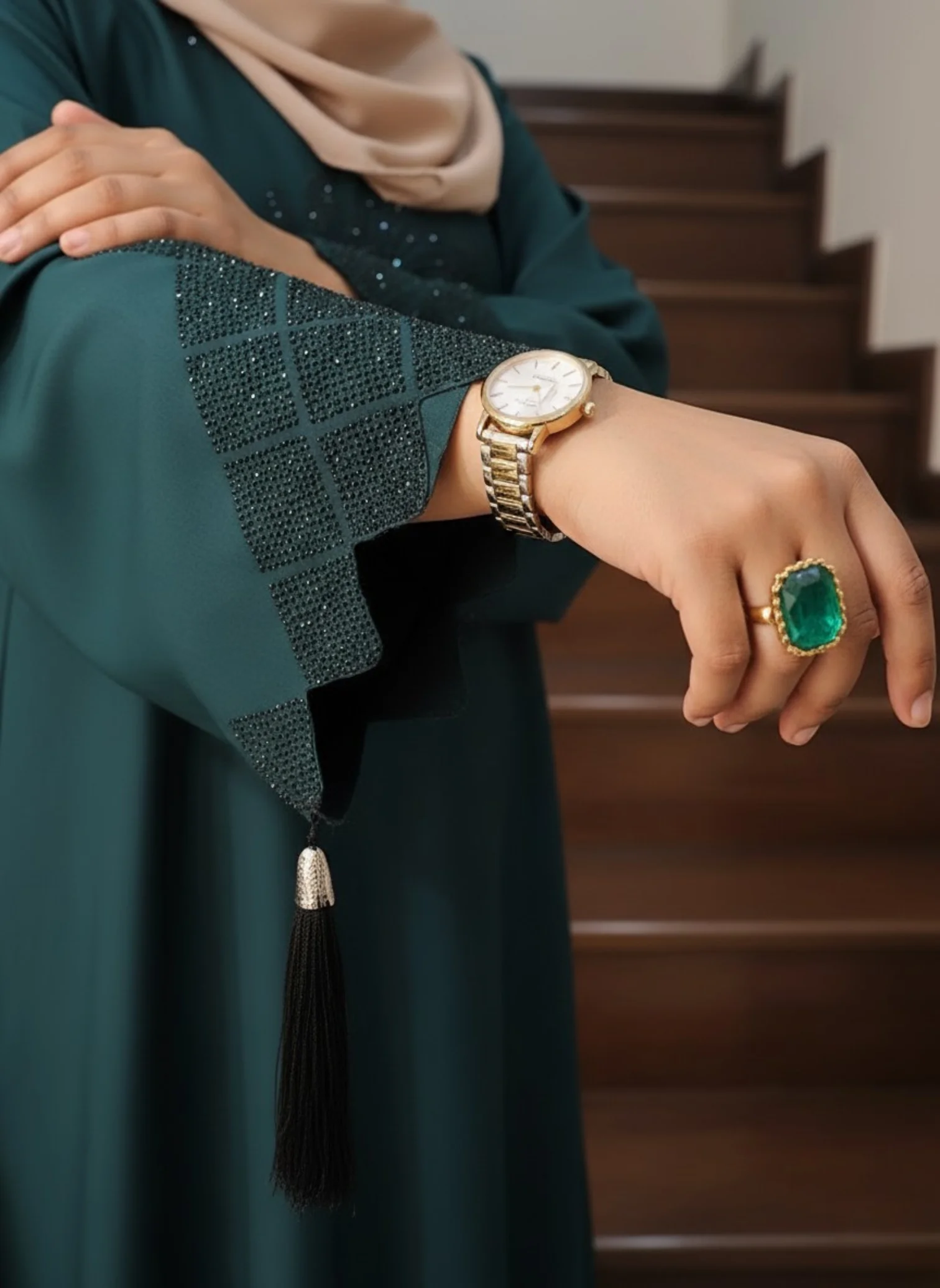 Dark green abaya sleeve