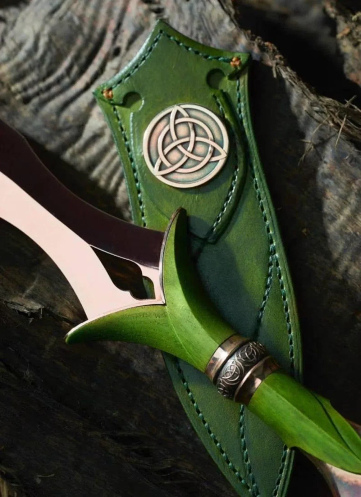 Green fantasy sword with sheath