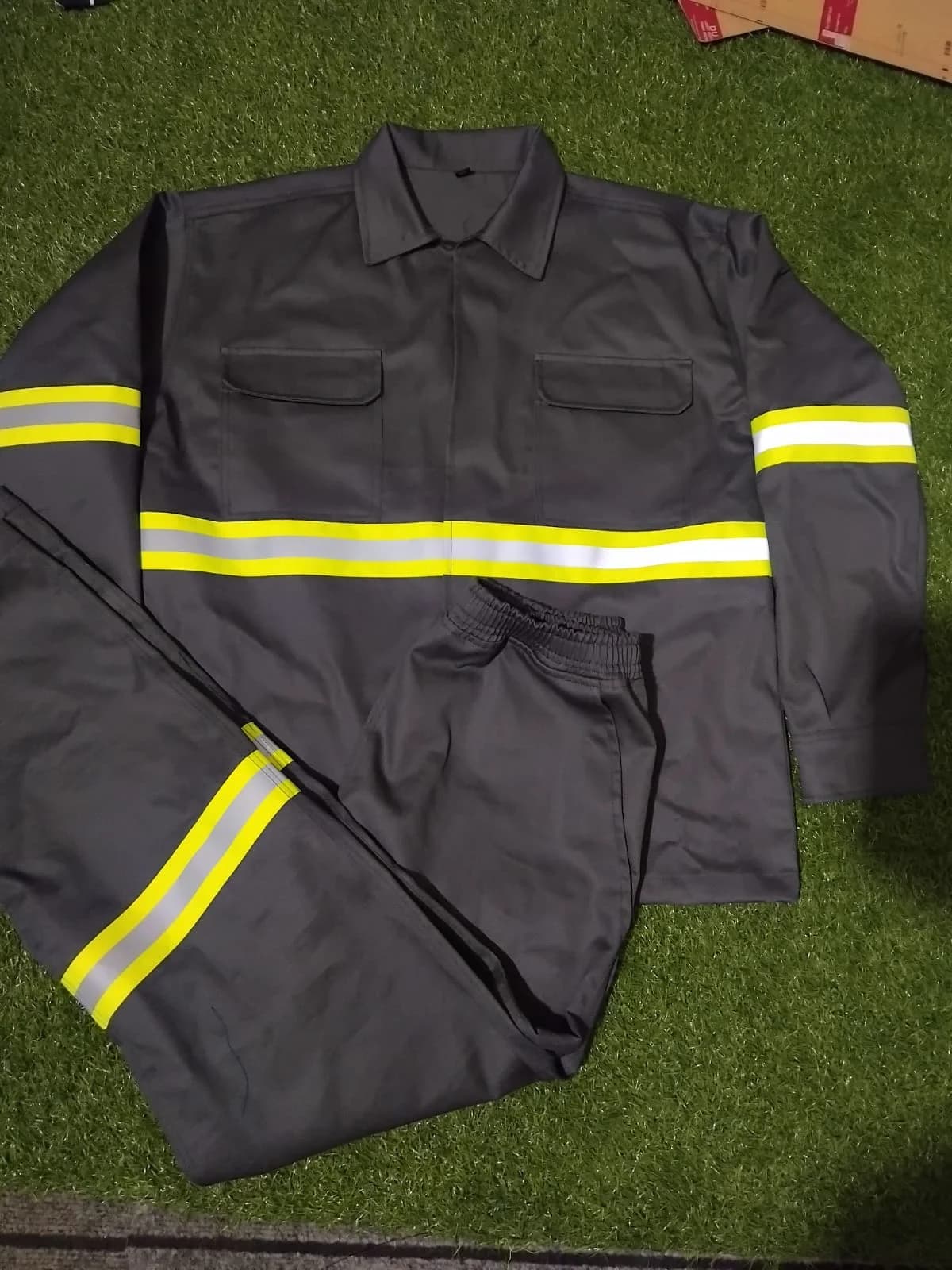 Grey reflective work uniform set