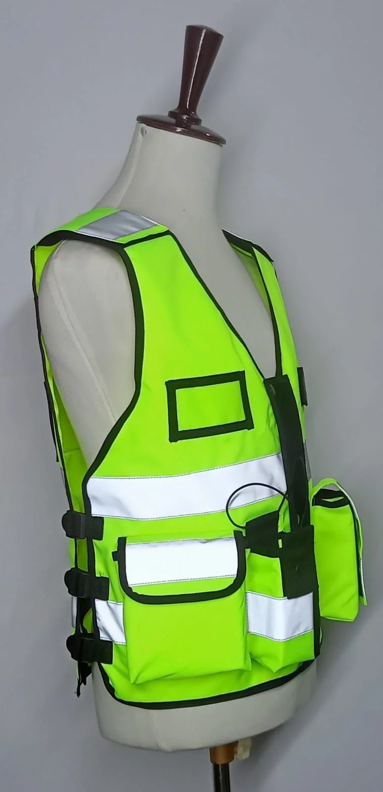 hi-viz-security-vest-side-view-3-517
