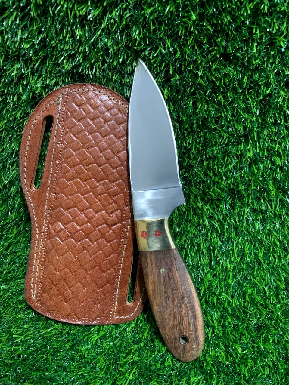 hunting skinner knife with wood handle