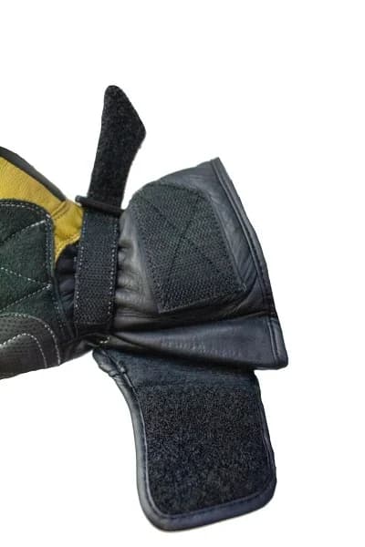 Glove wrist closure