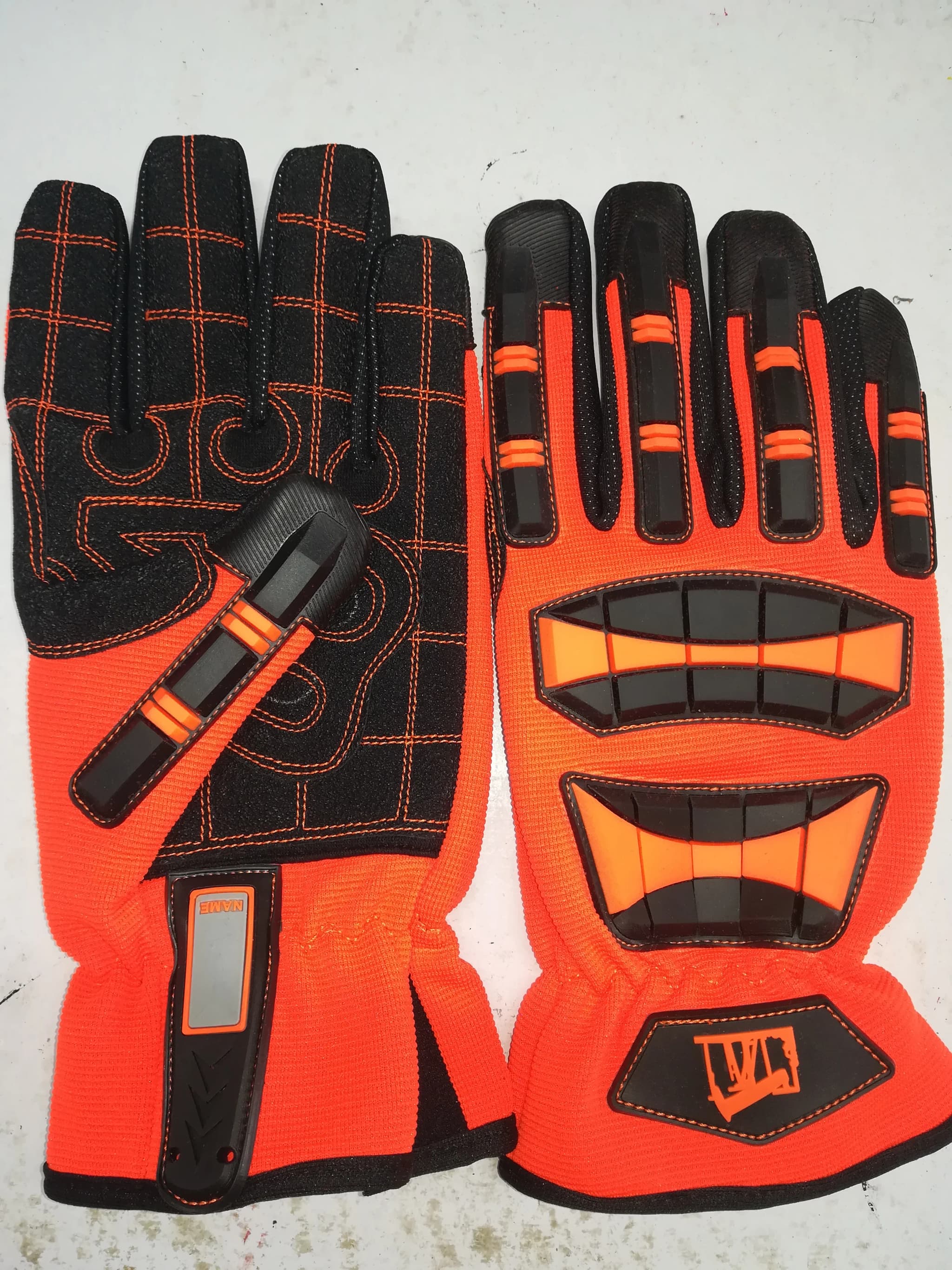 Protective work gloves