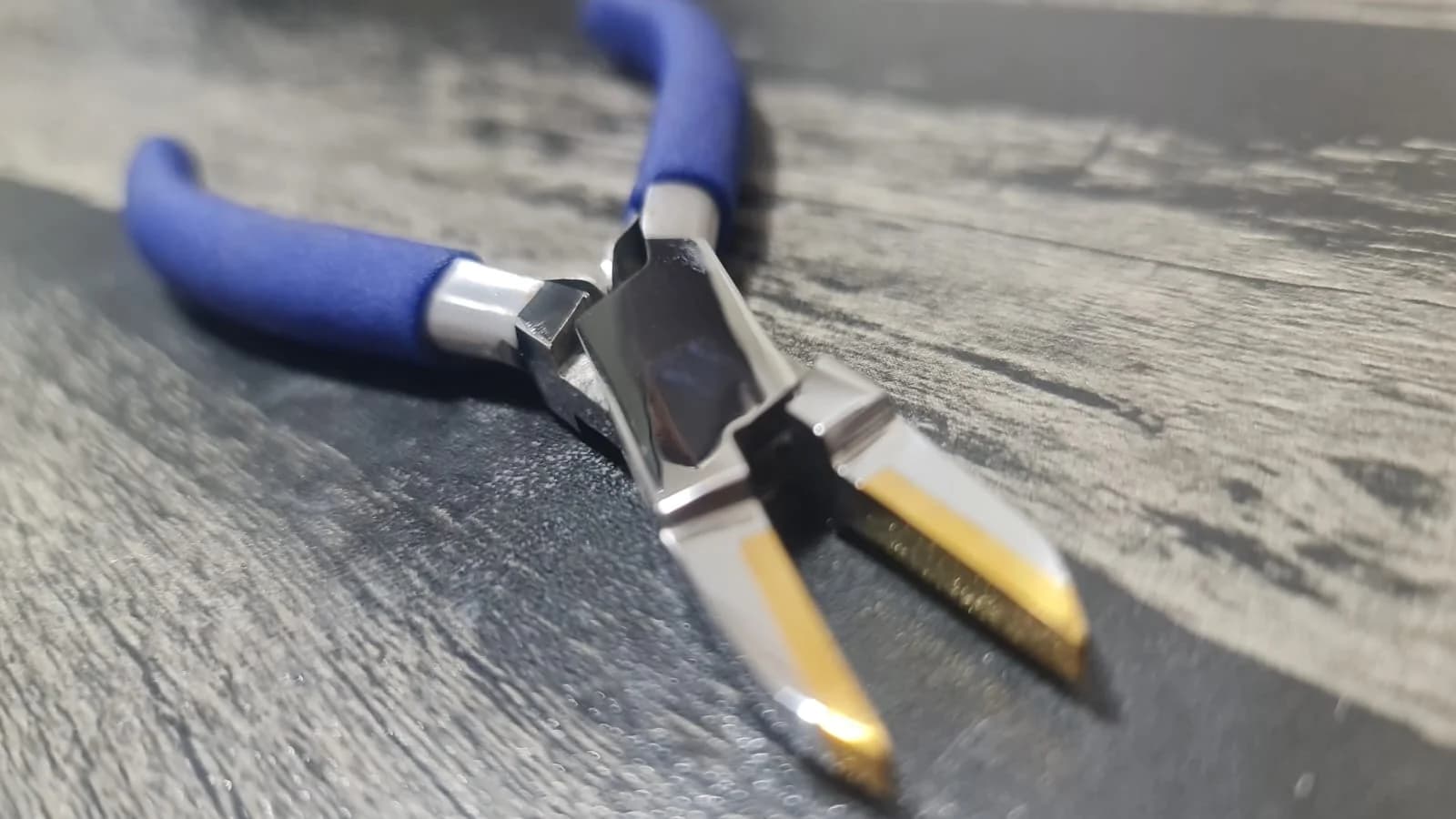 Ring opening pliers