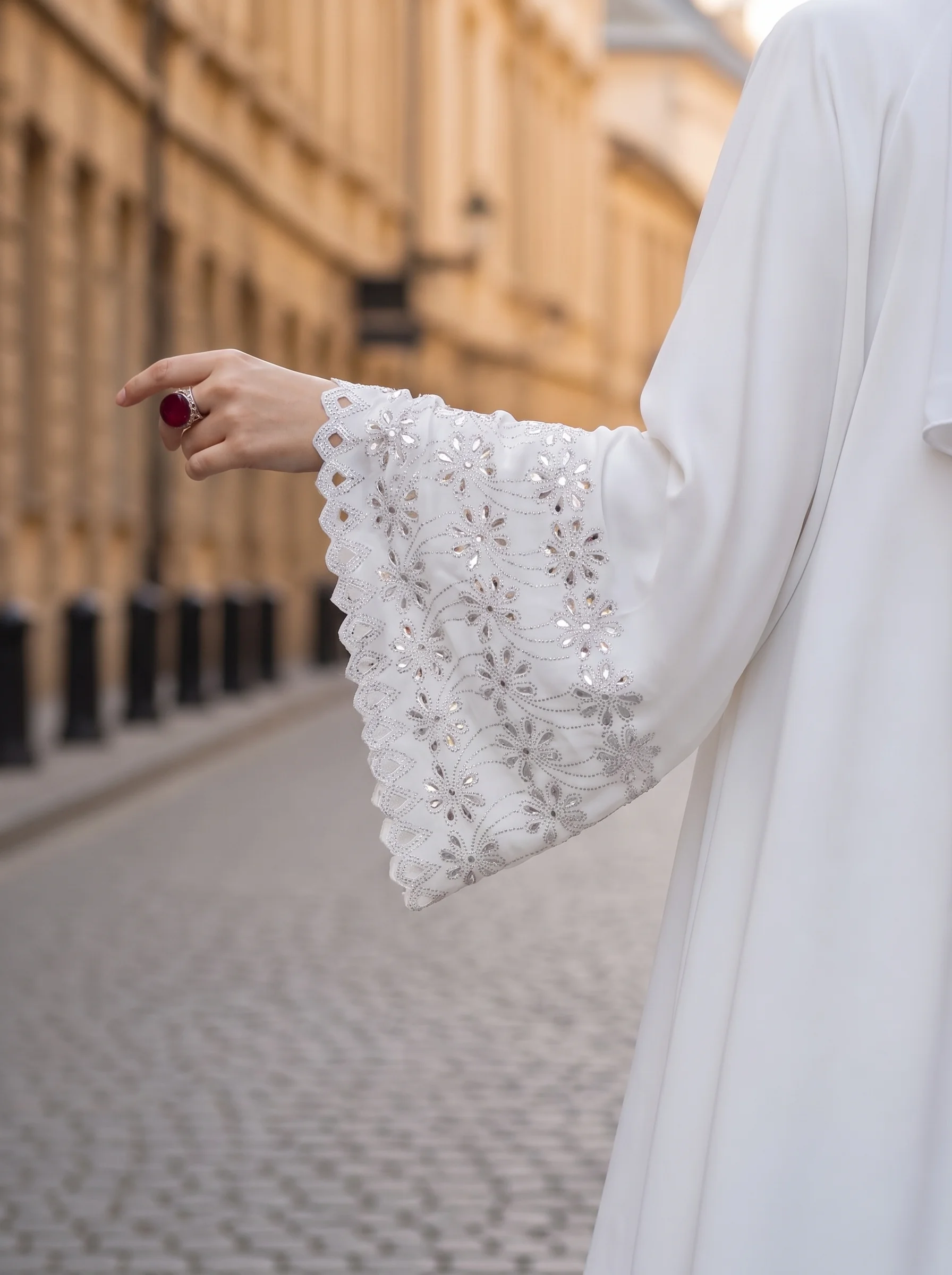 White abaya sleeve