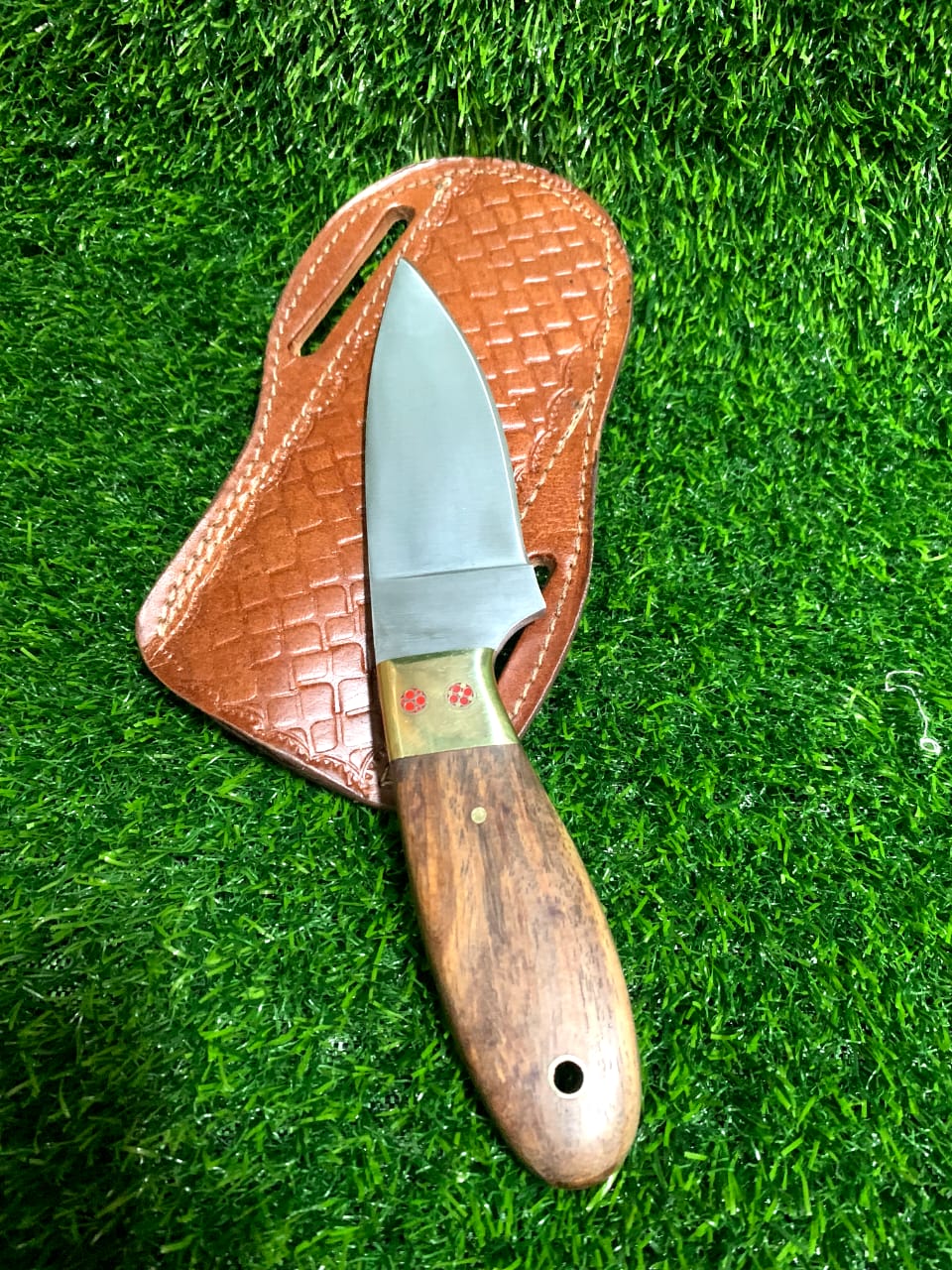 hunting skinner knife with wood handle