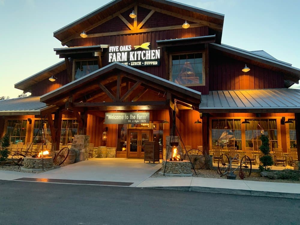 Five Oaks Farm Kitchen: A Farm-to-Table Culinary Delight