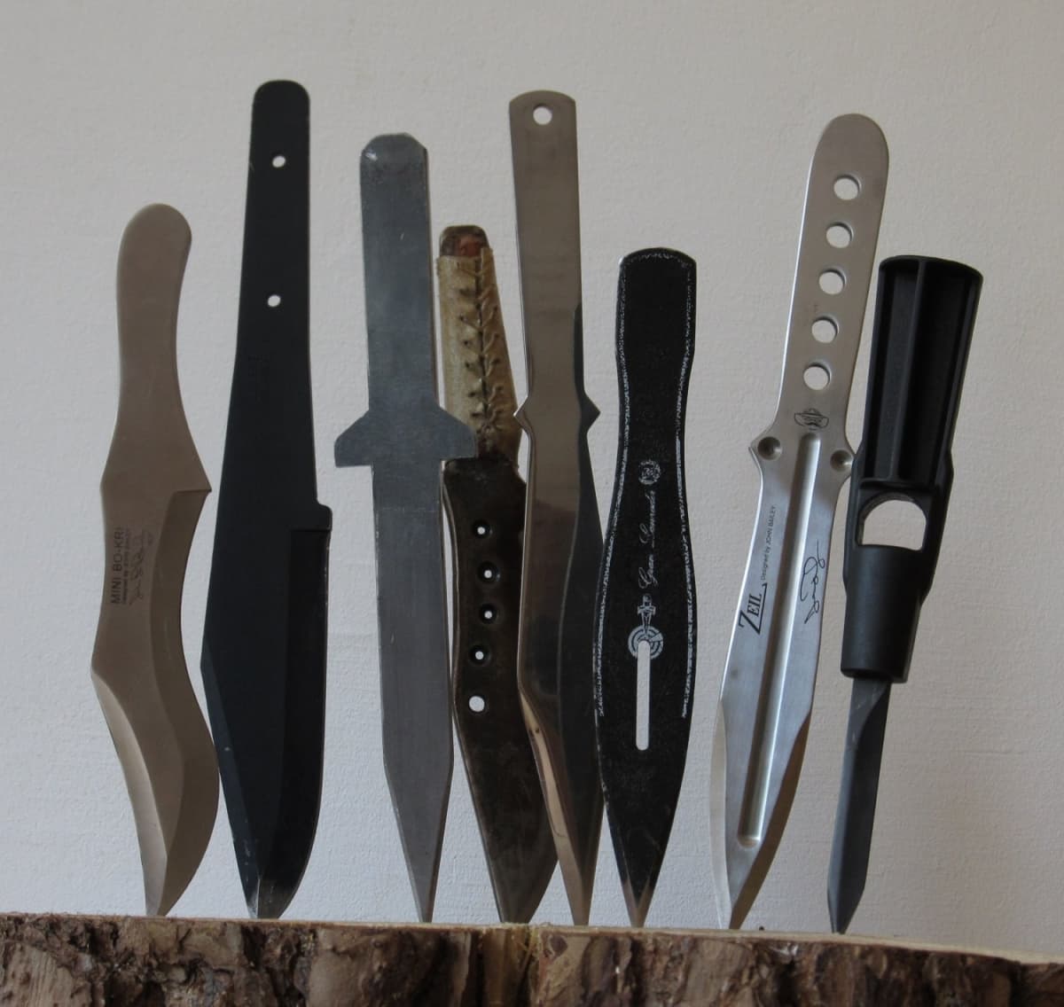 Best Throwing Knives for Survival in 2023