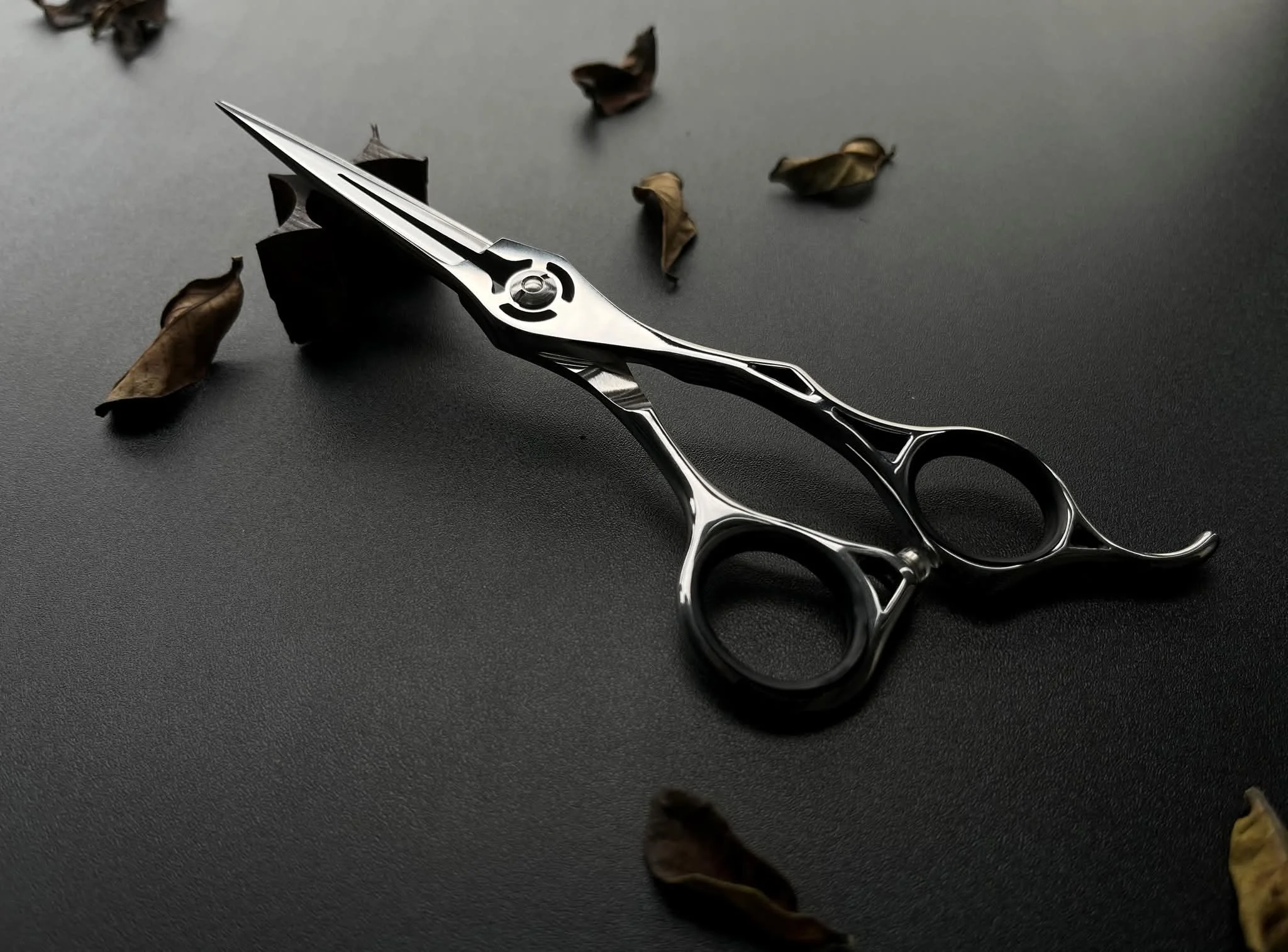 Barber cutting scissor