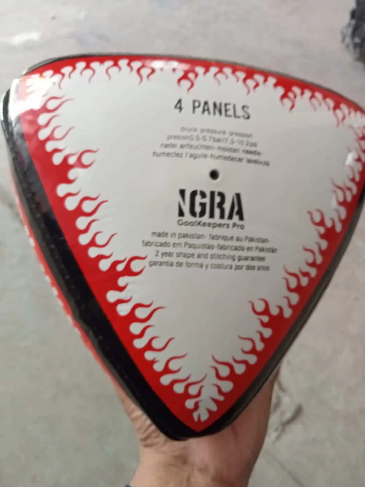 Goalkeeper training ball, 4 panels