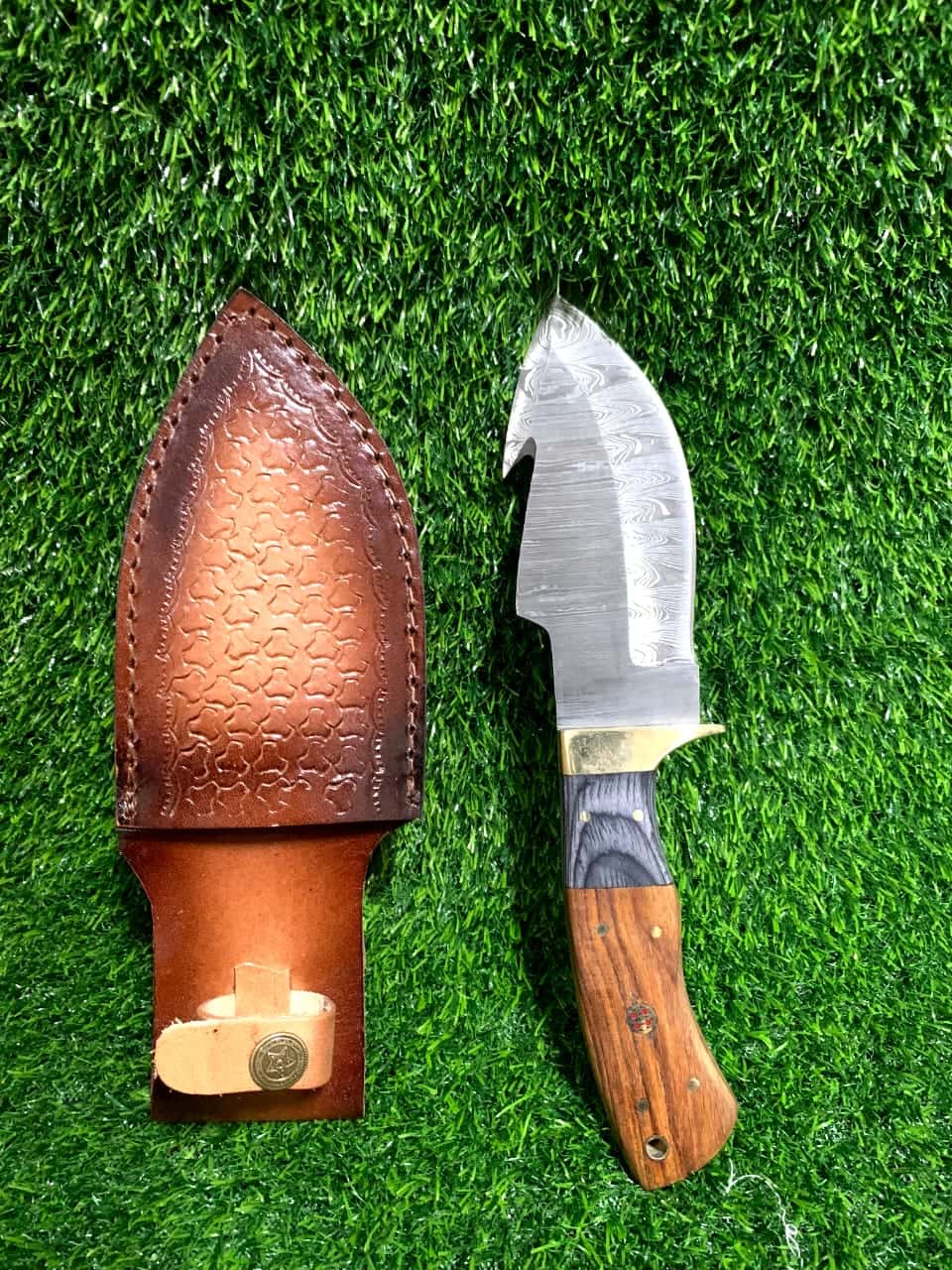 handmade-damascus-steel-hunting-knife-with-wood-handle-1-310