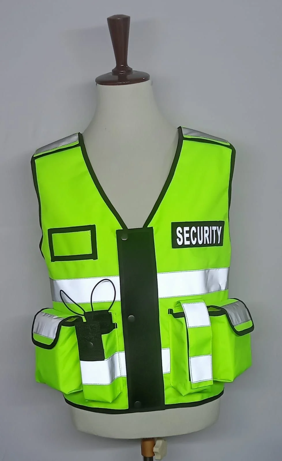 hi-viz-vest-with-pockets-and-security-label-1-516